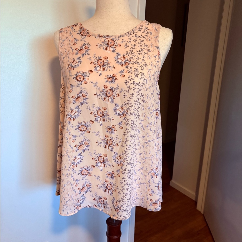 Elegant Floral Sleeveless Blouse - Light Pink
